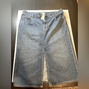 H&M Women’s Blue Denim Skirt- NWT